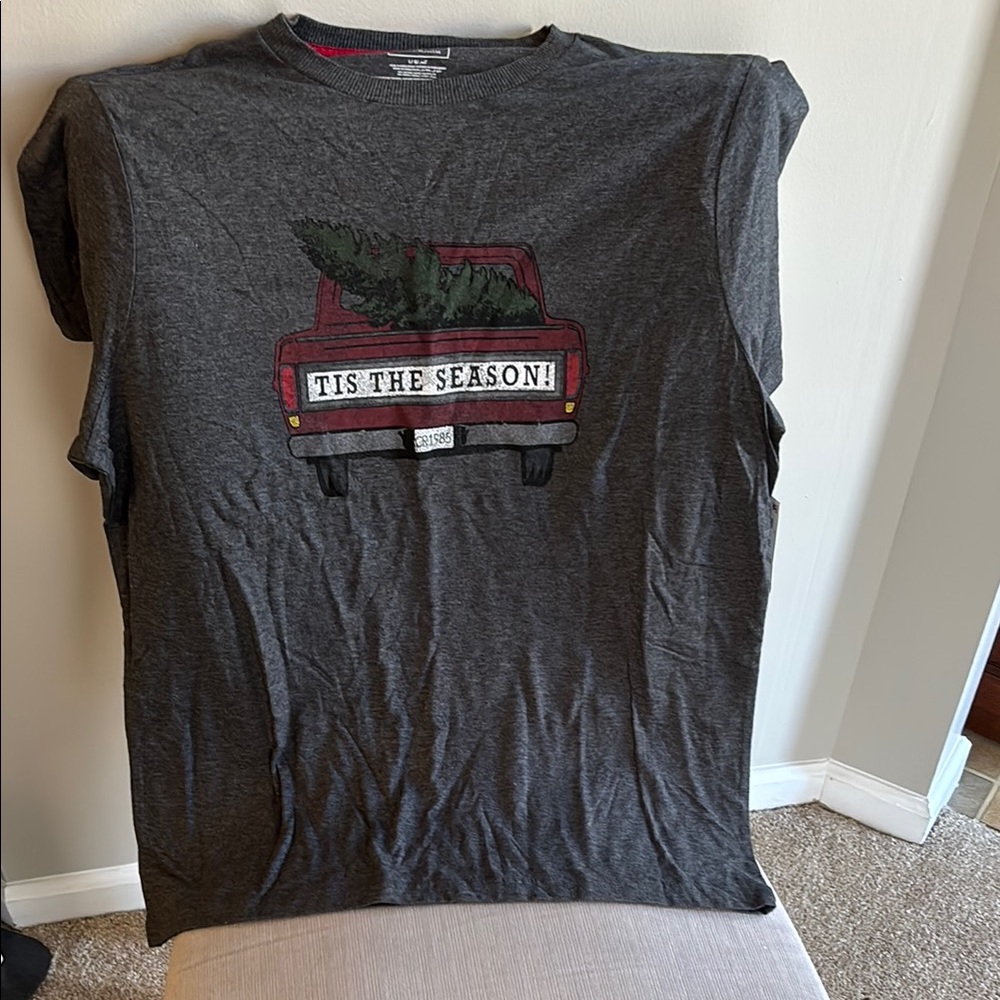 Club Room Gray Graphic Tee - 'Tis the Season